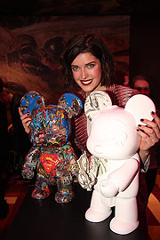 Marie Nasemann mit SuperQee und DonateQee (©Foto: Martin Schmitz)